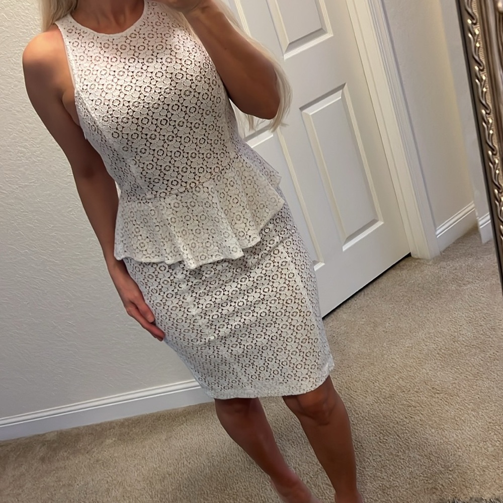 🌟Macys fashion star🌟  White Nude Crochet peplum top 8 with corchet/lace Skirt 6
